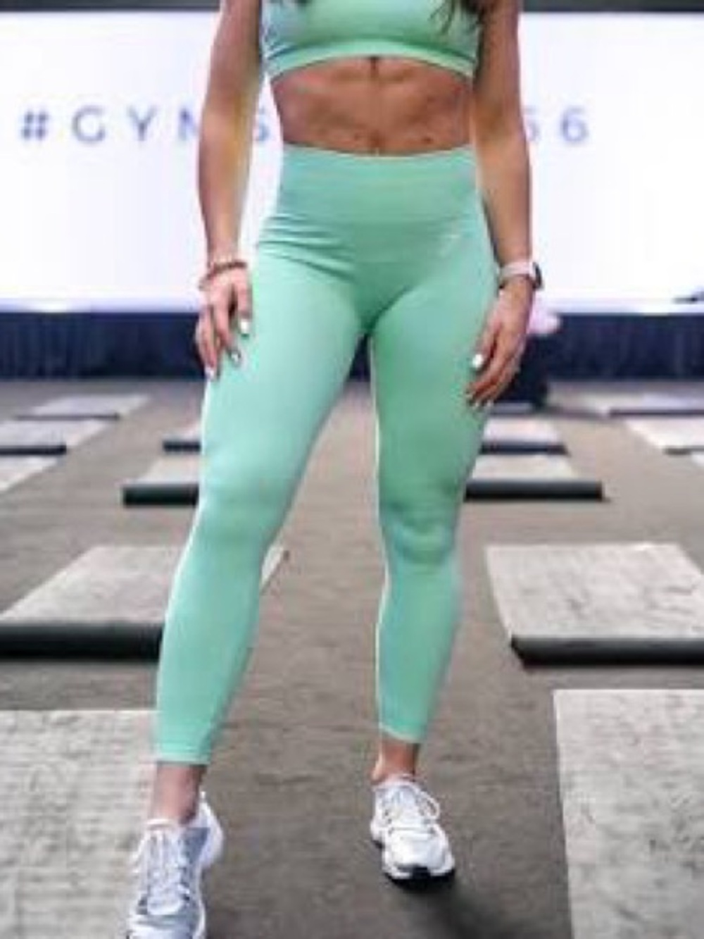 Gymshark Vital Seamless Leggings in Sour Pistachio Women's Size Small NWT - Picture 2 of 6